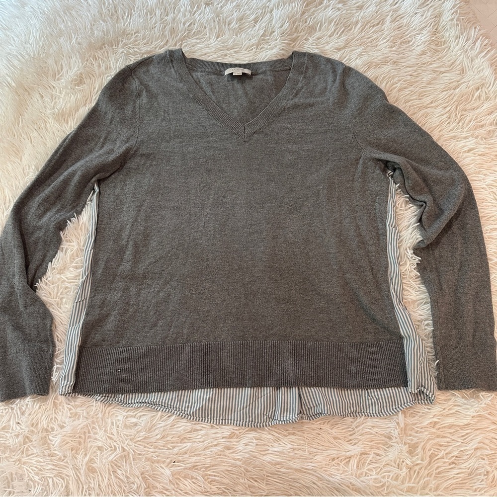 LOFT Outlet Gray Mixed Media V-Neck Sweater Size M – Striped Back Panel - Picture 11 of 16